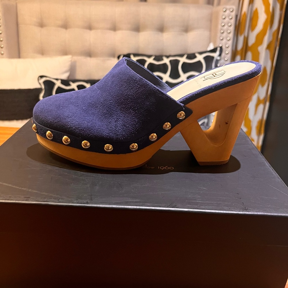× REVOLVE Cut Out Clog
House of Harlow 1960